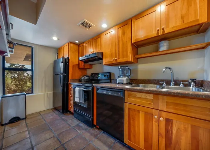 Gated La Paloma Estate With Mountain Views *